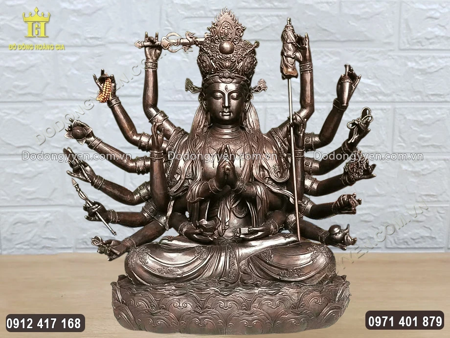 Bức tượng n&ecirc;n được đặt trong kh&ocirc;ng gian thờ tự uy nghi&ecirc;m, thanh tịnh